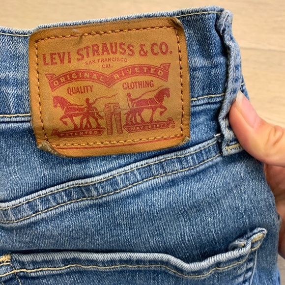 SOLD - Levi’s Mile High Super Skinny Denim Jean - Picture 3 of 5